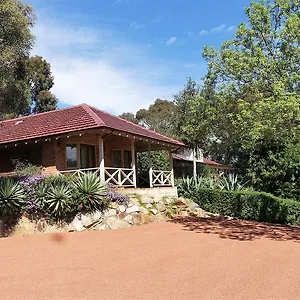 Guest house Eleebana Perth